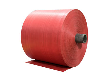 Chine Petit pain rouge de textile tissé de polypropylène pour les sacs tissés par pp/traction respirable de sacs anti fournisseur